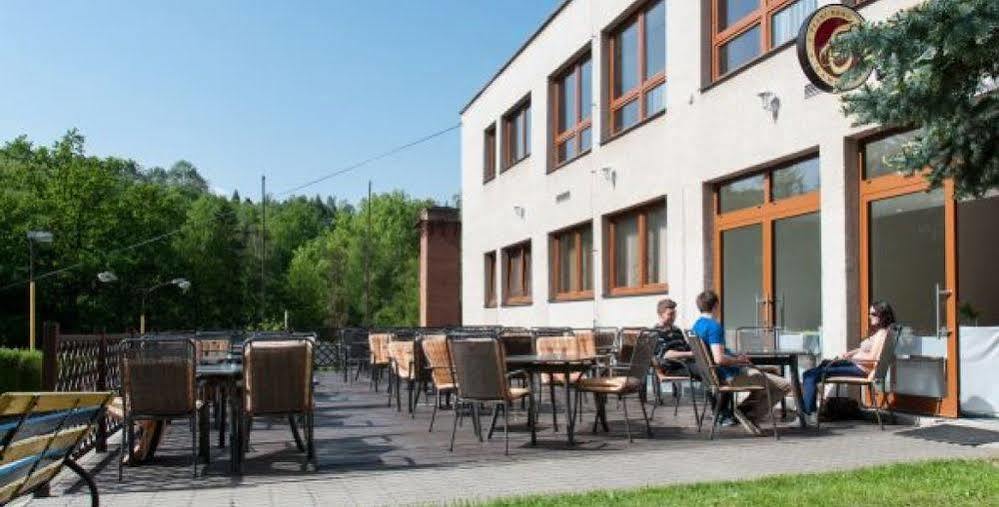 Hotel Radejov Knezdub Exterior photo